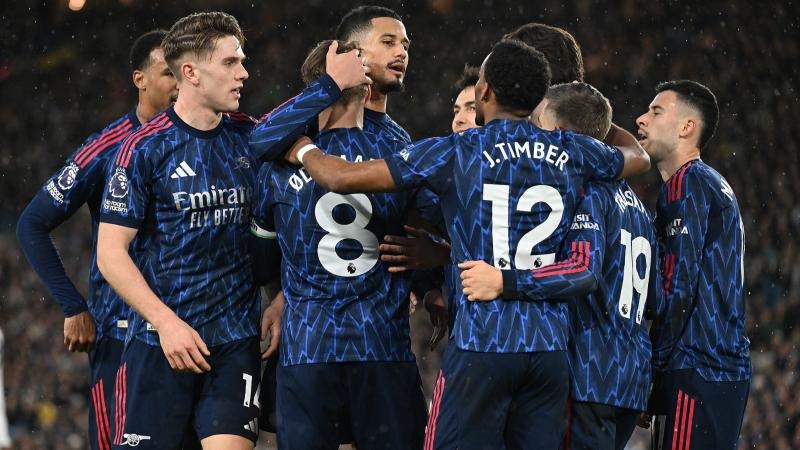 羽联年终总决赛 刘圣书／谭宁三连胜小组头名晋级